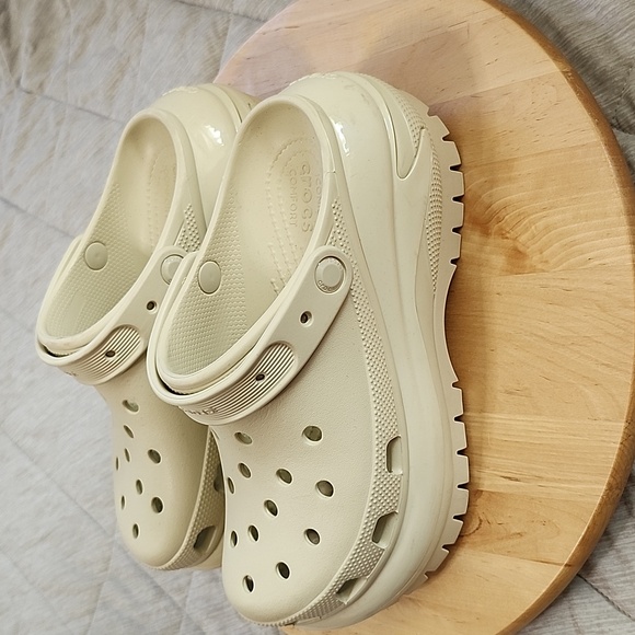 CROCS Cream Mega Platform Clogs Chunky - Picture 5 of 10
